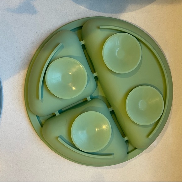 Baby / Toddler Suction Plates with Lids set of 3 - Picture 2 of 3